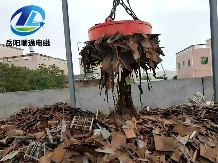 MW5系列吊运废钢用起重电磁铁
